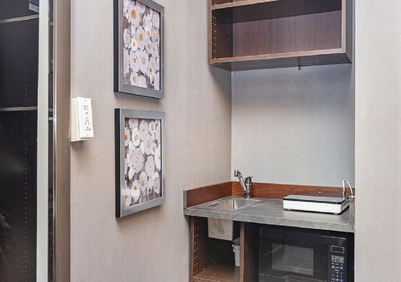 Suites At 143 Arlington Street Бостън Екстериор снимка